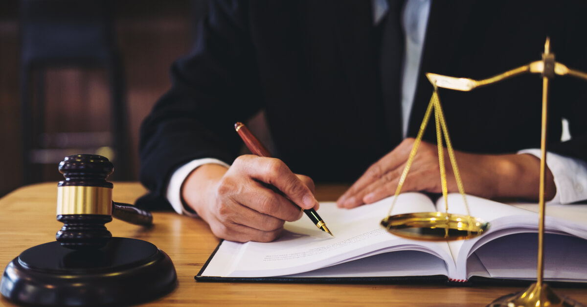 Mesothelioma Lawyer: Why Hiring a Specialized Attorney Matters
